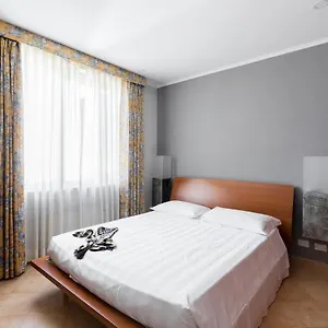 Crosti Apartment